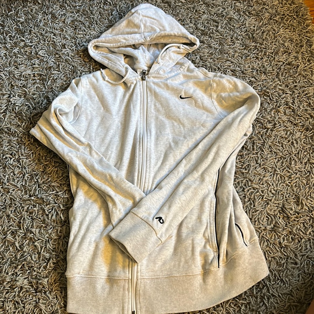 white/navy vintage nike zip up size small